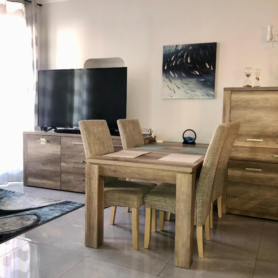 Charming Apartment Near The Beach Вилафранк-сюр-Мер Екстериор снимка