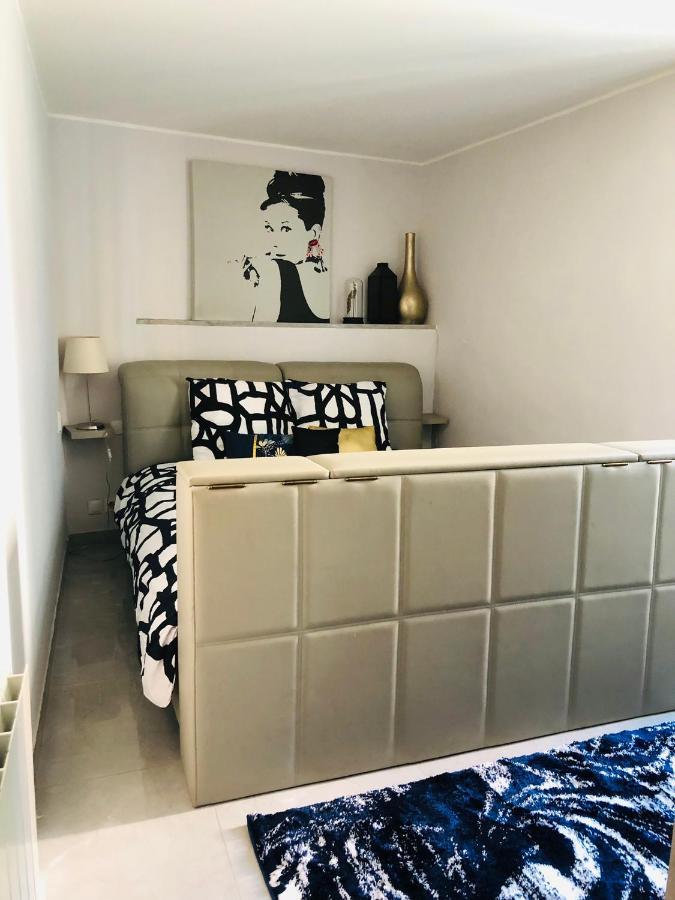 Charming Apartment Near The Beach Вилафранк-сюр-Мер Екстериор снимка
