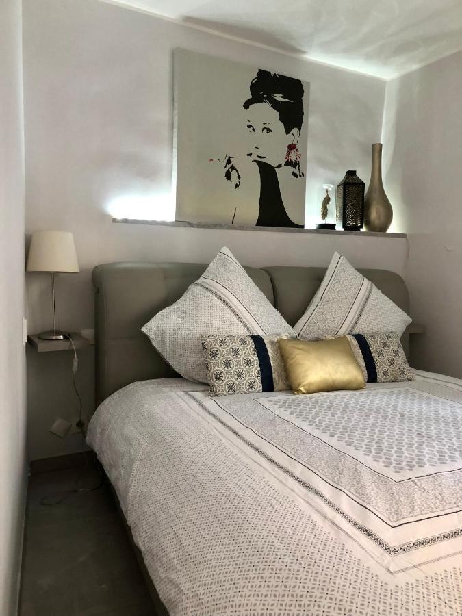 Charming Apartment Near The Beach Вилафранк-сюр-Мер Екстериор снимка