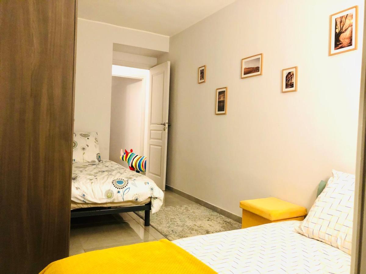 Charming Apartment Near The Beach Вилафранк-сюр-Мер Екстериор снимка